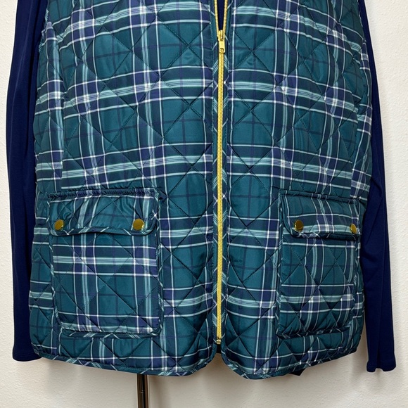 Bundle of size 3X St. John's Bay Plaid Quilted Vest and Liz- Claiborne top - Picture 4 of 11